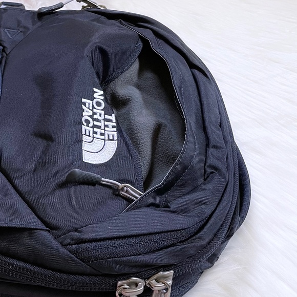 The North Face Router 40 Liter Navy Backpack - Picture 4 of 8